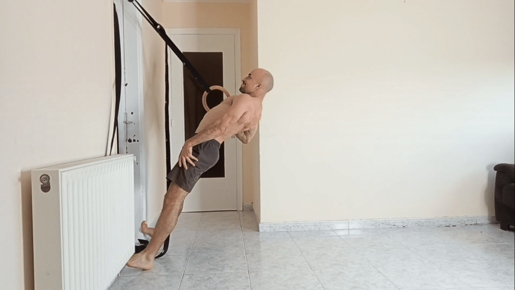 Ganar músculo calistenia en casa sin gimnasio hipertrofia masa muscular peso corporal fuerza funcional